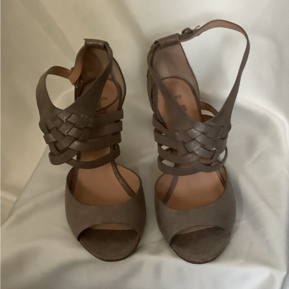 Tan Heels